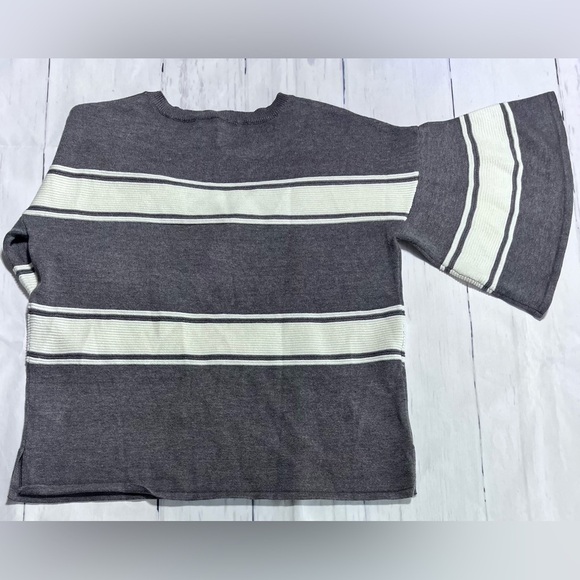 Sunday in Brooklyn - Bell Sleeves Sweater - Picture 4 of 4